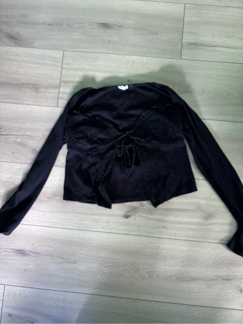 Y2K alt Black Long-Sleeve Tie-Front Crop Top